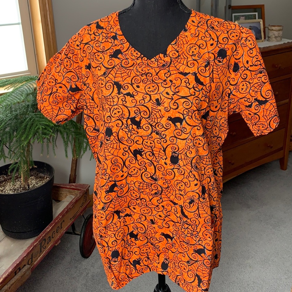 Scrub top Halloween